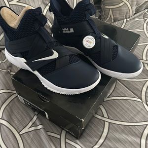 LEBRON JAMES SOLIDER Xll TB PROMO SIZE 10.5